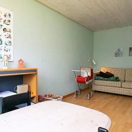 4 Person In *